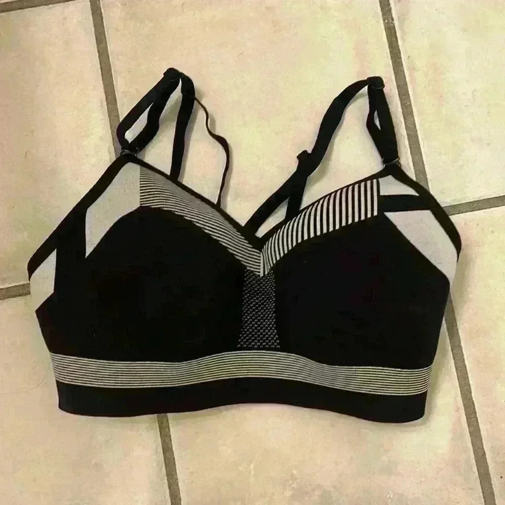 Nike Flyinit Indy Tech Pack Sports Bra sz small - Picture 4 of 6